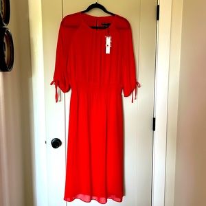 Maggie London Midi Dress👗